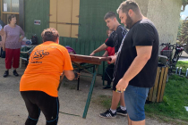 Pomoc studentů při sportovních hrách seniorů
